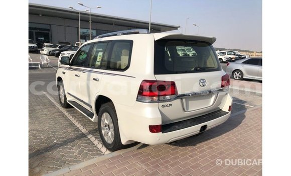 Acheter Import Voiture Toyota Land Cruiser Blanc à Import - Dubai, Zambie Acheter Import Voiture Toyota Land Cruiser Blanc à Import - Dubai, Zambie