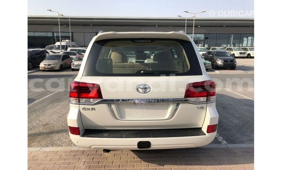Acheter Import Voiture Toyota Land Cruiser Blanc à Import - Dubai, Zambie Acheter Import Voiture Toyota Land Cruiser Blanc à Import - Dubai, Zambie