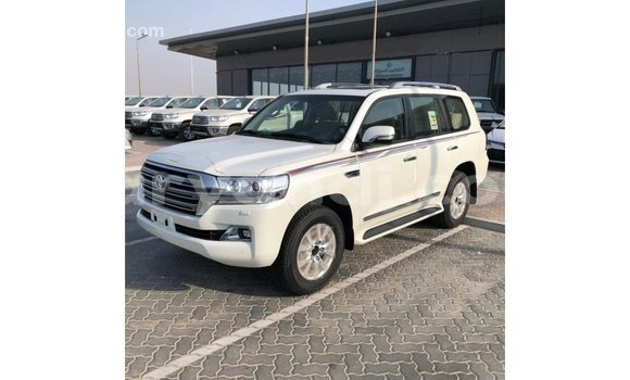 Acheter Import Voiture Toyota Land Cruiser Blanc à Import - Dubai, Zambie Acheter Import Voiture Toyota Land Cruiser Blanc à Import - Dubai, Zambie