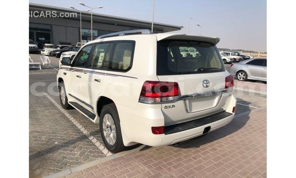 Acheter Import Voiture Toyota Land Cruiser Blanc à Import - Dubai, Zambie Acheter Import Voiture Toyota Land Cruiser Blanc à Import - Dubai, Zambie