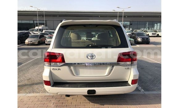 Acheter Import Voiture Toyota Land Cruiser Blanc à Import - Dubai, Zambie Acheter Import Voiture Toyota Land Cruiser Blanc à Import - Dubai, Zambie
