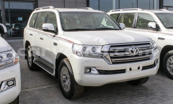 Acheter Import Voiture Toyota Land Cruiser Blanc à Import - Dubai, Zambie Acheter Import Voiture Toyota Land Cruiser Blanc à Import - Dubai, Zambie