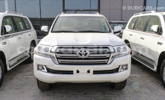 Acheter Import Voiture Toyota Land Cruiser Blanc à Import - Dubai, Zambie Acheter Import Voiture Toyota Land Cruiser Blanc à Import - Dubai, Zambie