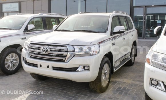 Acheter Import Voiture Toyota Land Cruiser Blanc à Import - Dubai, Zambie Acheter Import Voiture Toyota Land Cruiser Blanc à Import - Dubai, Zambie