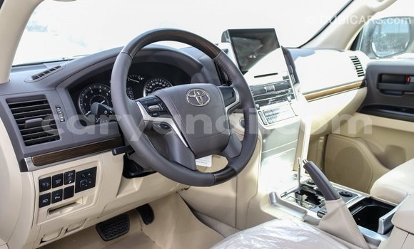 Acheter Import Voiture Toyota Land Cruiser Blanc à Import - Dubai, Zambie Acheter Import Voiture Toyota Land Cruiser Blanc à Import - Dubai, Zambie