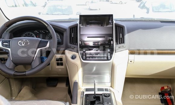 Acheter Import Voiture Toyota Land Cruiser Blanc à Import - Dubai, Zambie Acheter Import Voiture Toyota Land Cruiser Blanc à Import - Dubai, Zambie
