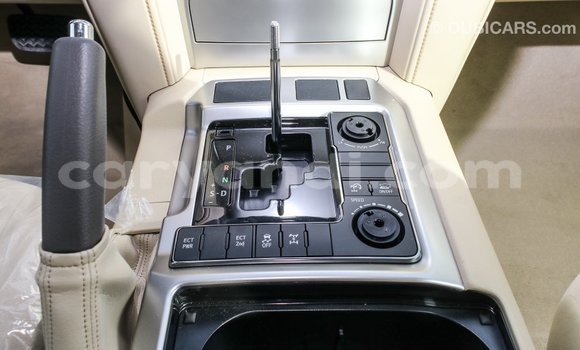 Acheter Import Voiture Toyota Land Cruiser Blanc à Import - Dubai, Zambie Acheter Import Voiture Toyota Land Cruiser Blanc à Import - Dubai, Zambie