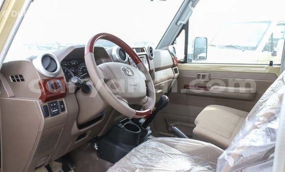 Acheter Import Voiture Toyota Land Cruiser Beige à Import - Dubai, Zambie Acheter Import Voiture Toyota Land Cruiser Beige à Import - Dubai, Zambie