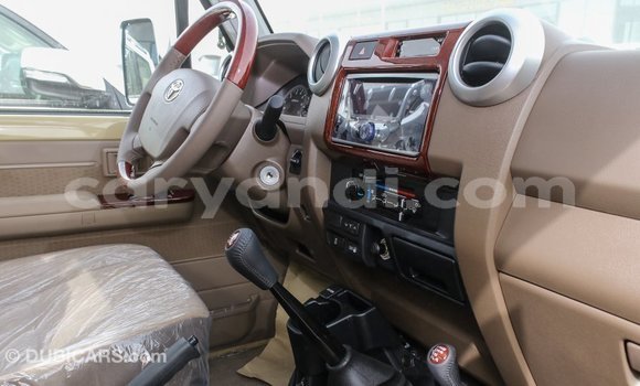 Acheter Import Voiture Toyota Land Cruiser Beige à Import - Dubai, Zambie Acheter Import Voiture Toyota Land Cruiser Beige à Import - Dubai, Zambie
