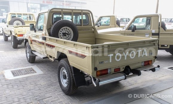 Acheter Import Voiture Toyota Land Cruiser Beige à Import - Dubai, Zambie Acheter Import Voiture Toyota Land Cruiser Beige à Import - Dubai, Zambie