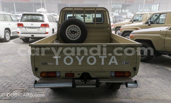 Acheter Import Voiture Toyota Land Cruiser Beige à Import - Dubai, Zambie Acheter Import Voiture Toyota Land Cruiser Beige à Import - Dubai, Zambie