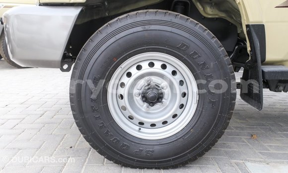 Acheter Import Voiture Toyota Land Cruiser Beige à Import - Dubai, Zambie Acheter Import Voiture Toyota Land Cruiser Beige à Import - Dubai, Zambie