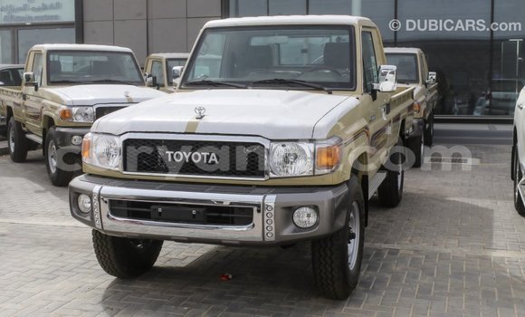 Acheter Import Voiture Toyota Land Cruiser Beige à Import - Dubai, Zambie Acheter Import Voiture Toyota Land Cruiser Beige à Import - Dubai, Zambie
