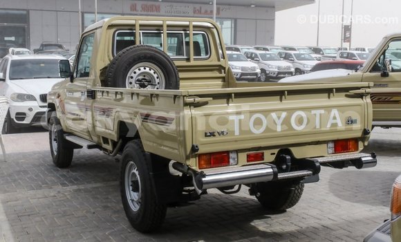 Acheter Import Voiture Toyota Land Cruiser Beige à Import - Dubai, Zambie Acheter Import Voiture Toyota Land Cruiser Beige à Import - Dubai, Zambie