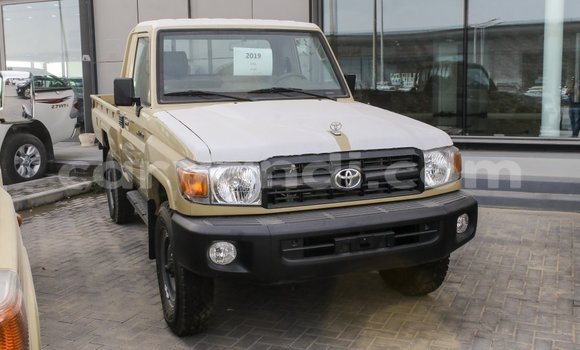 Acheter Import Voiture Toyota Land Cruiser Beige à Import - Dubai, Zambie Acheter Import Voiture Toyota Land Cruiser Beige à Import - Dubai, Zambie
