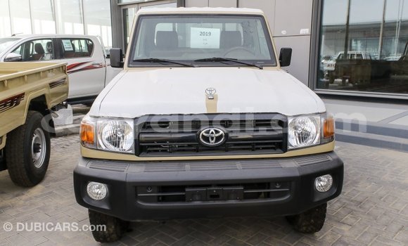 Acheter Import Voiture Toyota Land Cruiser Beige à Import - Dubai, Zambie Acheter Import Voiture Toyota Land Cruiser Beige à Import - Dubai, Zambie