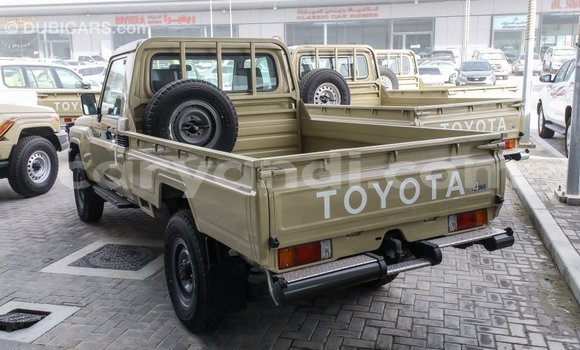 Acheter Import Voiture Toyota Land Cruiser Beige à Import - Dubai, Zambie Acheter Import Voiture Toyota Land Cruiser Beige à Import - Dubai, Zambie