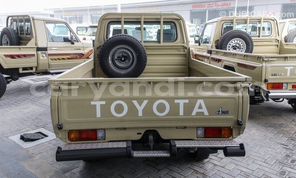 Acheter Import Voiture Toyota Land Cruiser Beige à Import - Dubai, Zambie Acheter Import Voiture Toyota Land Cruiser Beige à Import - Dubai, Zambie