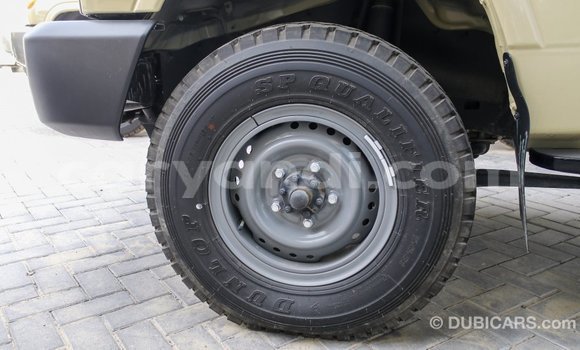 Acheter Import Voiture Toyota Land Cruiser Beige à Import - Dubai, Zambie Acheter Import Voiture Toyota Land Cruiser Beige à Import - Dubai, Zambie
