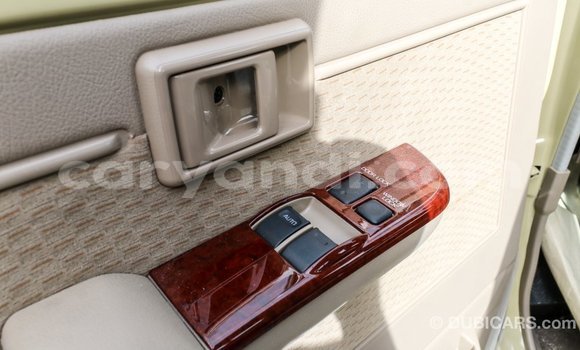 Acheter Import Voiture Toyota Land Cruiser Beige à Import - Dubai, Zambie Acheter Import Voiture Toyota Land Cruiser Beige à Import - Dubai, Zambie