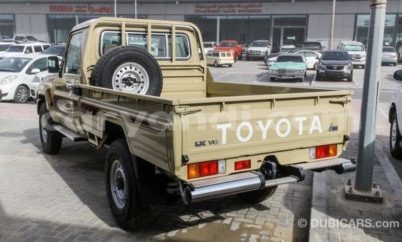 Acheter Import Voiture Toyota Land Cruiser Beige à Import - Dubai, Zambie Acheter Import Voiture Toyota Land Cruiser Beige à Import - Dubai, Zambie