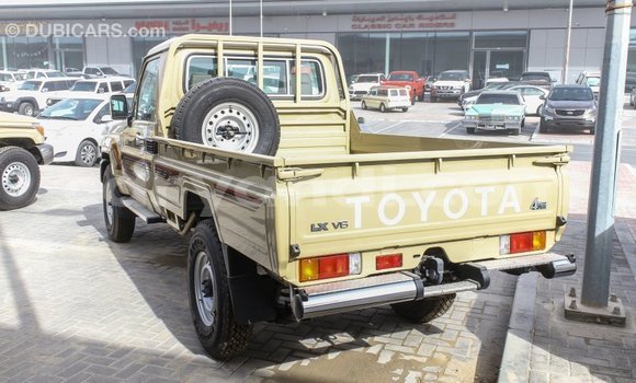 Acheter Import Voiture Toyota Land Cruiser Beige à Import - Dubai, Zambie Acheter Import Voiture Toyota Land Cruiser Beige à Import - Dubai, Zambie