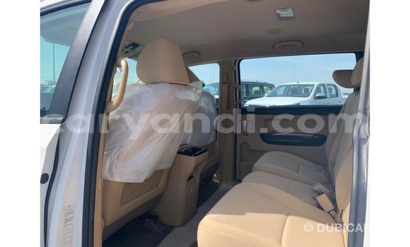 Acheter Import Voiture Kia Carnival Blanc à Import - Dubai, Zambie Acheter Import Voiture Kia Carnival Blanc à Import - Dubai, Zambie