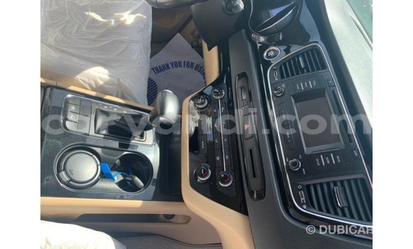 Acheter Import Voiture Kia Carnival Blanc à Import - Dubai, Zambie Acheter Import Voiture Kia Carnival Blanc à Import - Dubai, Zambie