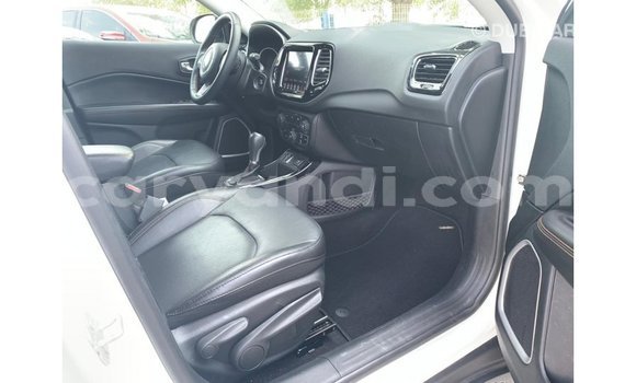 Acheter Import Voiture Jeep Compass Blanc à Import - Dubai, Zambie Acheter Import Voiture Jeep Compass Blanc à Import - Dubai, Zambie
