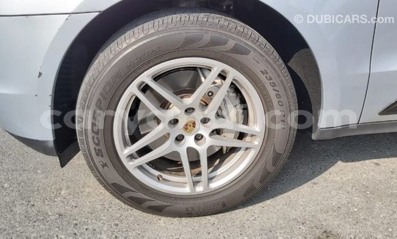 Acheter Import Voiture Porsche Macan Autre à Import - Dubai, Zambie Acheter Import Voiture Porsche Macan Autre à Import - Dubai, Zambie