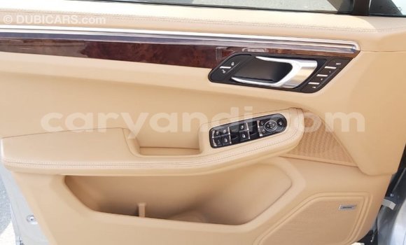 Acheter Import Voiture Porsche Macan Autre à Import - Dubai, Zambie Acheter Import Voiture Porsche Macan Autre à Import - Dubai, Zambie