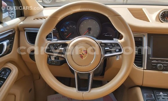 Acheter Import Voiture Porsche Macan Autre à Import - Dubai, Zambie Acheter Import Voiture Porsche Macan Autre à Import - Dubai, Zambie