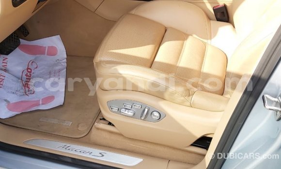 Acheter Import Voiture Porsche Macan Autre à Import - Dubai, Zambie Acheter Import Voiture Porsche Macan Autre à Import - Dubai, Zambie