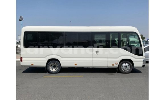 Acheter Import Voiture Toyota Coaster Blanc à Import - Dubai, Zambie Acheter Import Voiture Toyota Coaster Blanc à Import - Dubai, Zambie