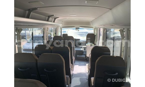 Acheter Import Voiture Toyota Coaster Blanc à Import - Dubai, Zambie Acheter Import Voiture Toyota Coaster Blanc à Import - Dubai, Zambie