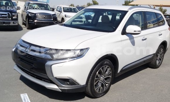 Acheter Import Voiture Mitsubishi Outlander Blanc à Import - Dubai, Zambie Acheter Import Voiture Mitsubishi Outlander Blanc à Import - Dubai, Zambie