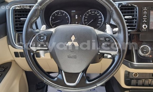 Acheter Import Voiture Mitsubishi Outlander Blanc à Import - Dubai, Zambie Acheter Import Voiture Mitsubishi Outlander Blanc à Import - Dubai, Zambie