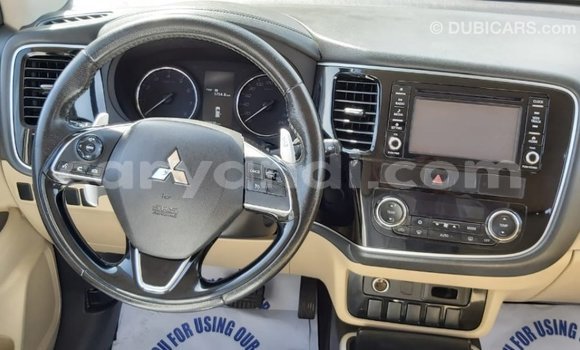 Acheter Import Voiture Mitsubishi Outlander Blanc à Import - Dubai, Zambie Acheter Import Voiture Mitsubishi Outlander Blanc à Import - Dubai, Zambie