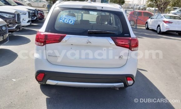Acheter Import Voiture Mitsubishi Outlander Blanc à Import - Dubai, Zambie Acheter Import Voiture Mitsubishi Outlander Blanc à Import - Dubai, Zambie