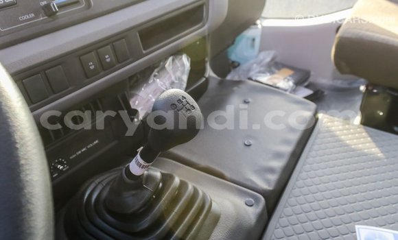 Acheter Import Voiture Toyota Coaster Blanc à Import - Dubai, Zambie Acheter Import Voiture Toyota Coaster Blanc à Import - Dubai, Zambie