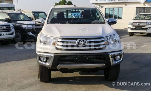 Acheter Import Voiture Toyota Hilux Blanc à Import - Dubai, Zambie Acheter Import Voiture Toyota Hilux Blanc à Import - Dubai, Zambie