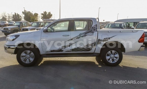 Acheter Import Voiture Toyota Hilux Blanc à Import - Dubai, Zambie Acheter Import Voiture Toyota Hilux Blanc à Import - Dubai, Zambie