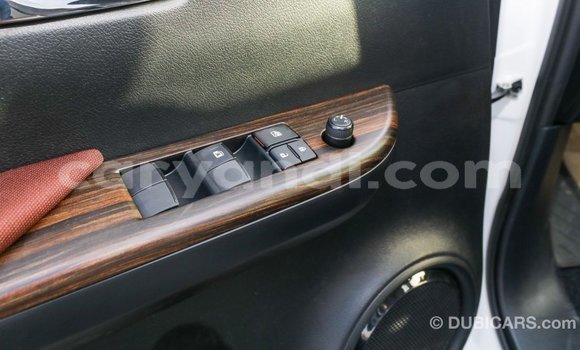 Acheter Import Voiture Toyota Hilux Blanc à Import - Dubai, Zambie Acheter Import Voiture Toyota Hilux Blanc à Import - Dubai, Zambie