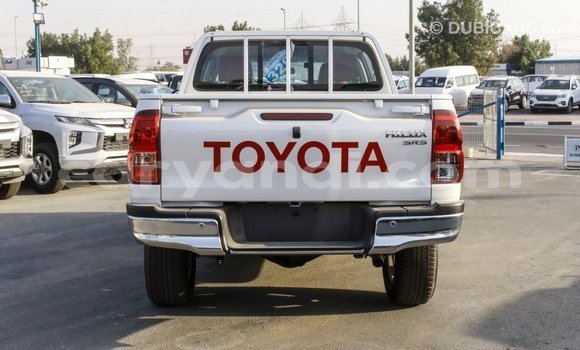 Acheter Import Voiture Toyota Hilux Blanc à Import - Dubai, Zambie Acheter Import Voiture Toyota Hilux Blanc à Import - Dubai, Zambie