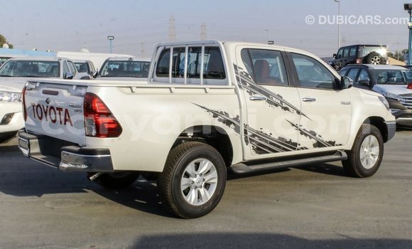 Acheter Import Voiture Toyota Hilux Blanc à Import - Dubai, Zambie Acheter Import Voiture Toyota Hilux Blanc à Import - Dubai, Zambie