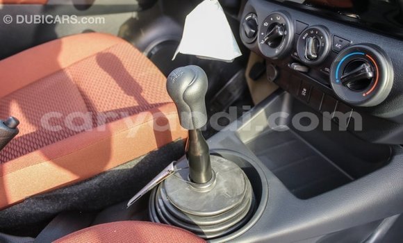 Acheter Import Voiture Toyota Hilux Blanc à Import - Dubai, Zambie Acheter Import Voiture Toyota Hilux Blanc à Import - Dubai, Zambie