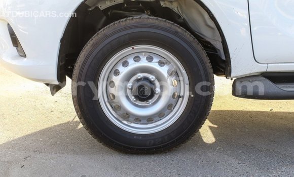 Acheter Import Voiture Toyota Hilux Blanc à Import - Dubai, Zambie Acheter Import Voiture Toyota Hilux Blanc à Import - Dubai, Zambie