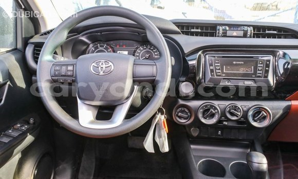 Acheter Import Voiture Toyota Hilux Blanc à Import - Dubai, Zambie Acheter Import Voiture Toyota Hilux Blanc à Import - Dubai, Zambie