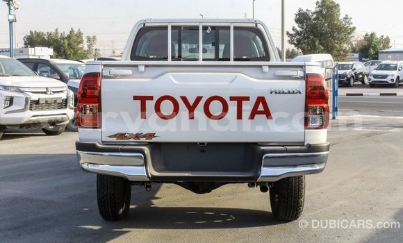 Acheter Import Voiture Toyota Hilux Blanc à Import - Dubai, Zambie Acheter Import Voiture Toyota Hilux Blanc à Import - Dubai, Zambie