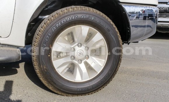 Tenga Imported Toyota Hilux Chena Mota in Import - Dubai in Zambia Tenga Imported Toyota Hilux Chena Mota in Import - Dubai in Zambia